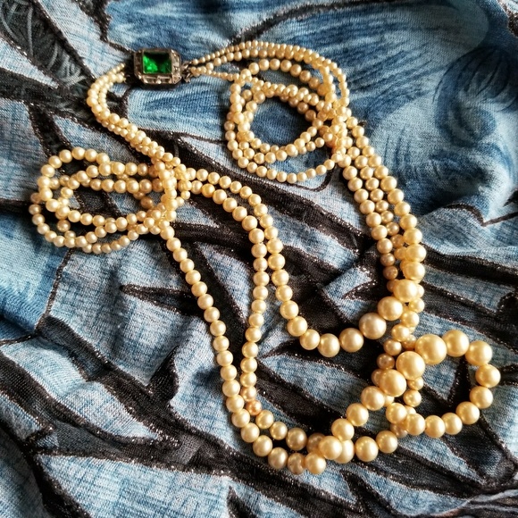 Vintage Jewelry - Vintage jewel Sterling clasp faux pearl necklace